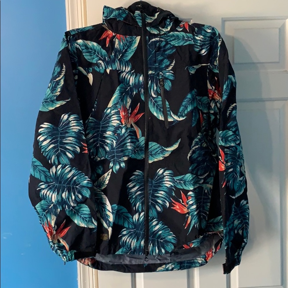 10 deep rain coat/shell/jacket Size large